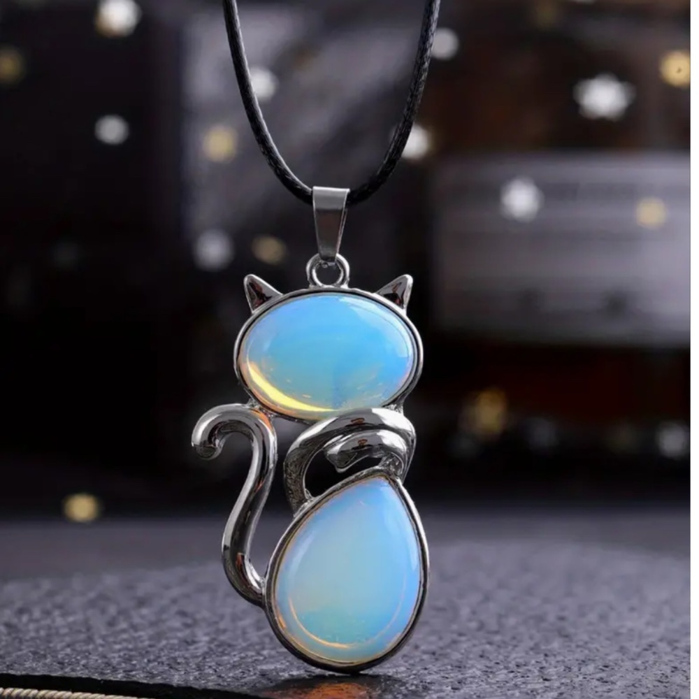 NWT Purrfect Gemstone Opal Silver Tone Cat Pendant with Necklace!